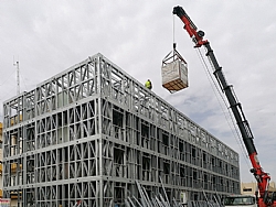 DEPREME KARŞI GÜVENLİ MEKANLAR İÇİN ÇELİK YAPILAR ŞART